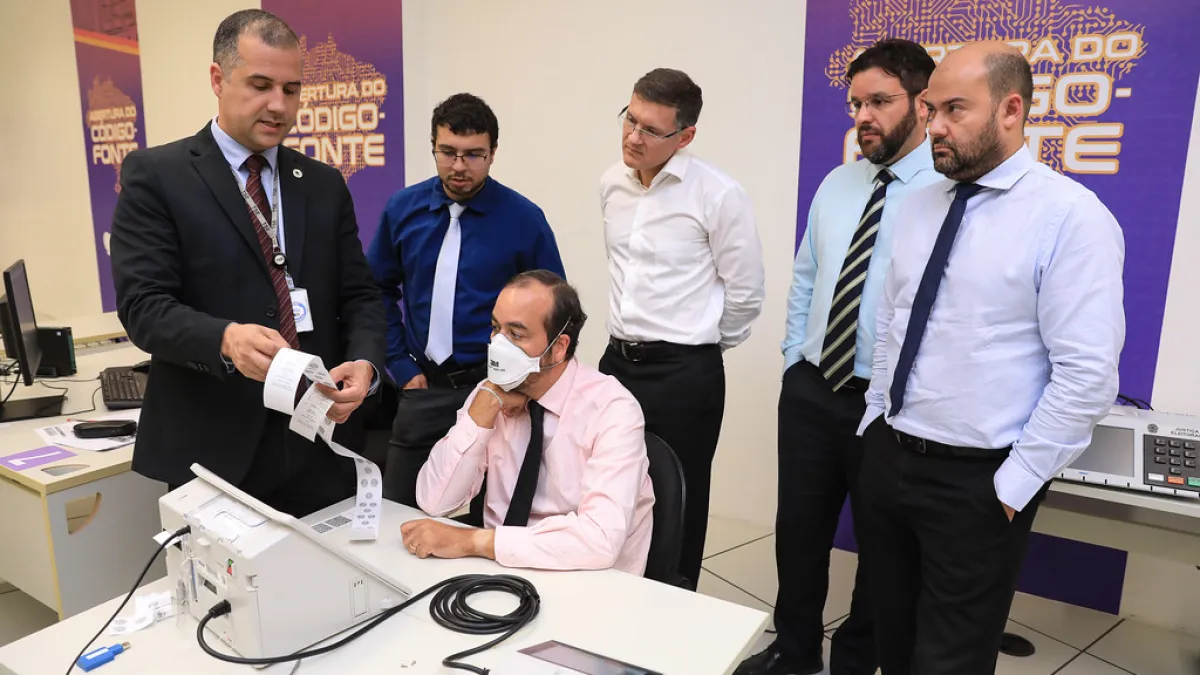 Elmano de Freitas vence no Ceará com 52,85% dos válidos