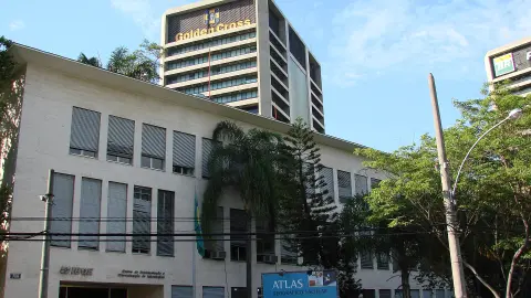 Indústria recua 0,6% em agosto e soma quatro meses de queda