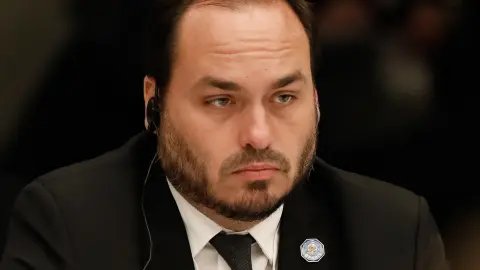 Santa Catarina elege Carol de Toni e Carlos Bolsonaro ao Senado