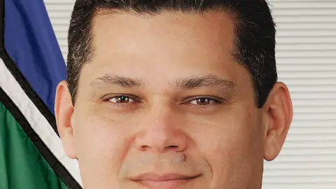 Senado pode votar PEC que acaba com 6x1 antes de 25 de outubro