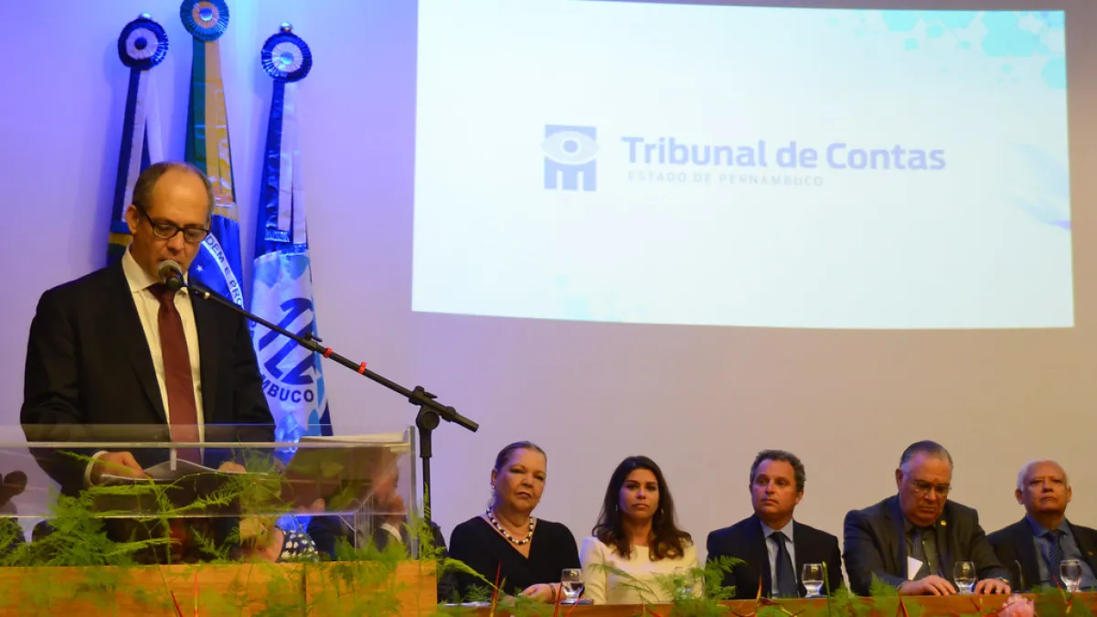 TCE-PE restringe IA autônoma e exige aval do DTI